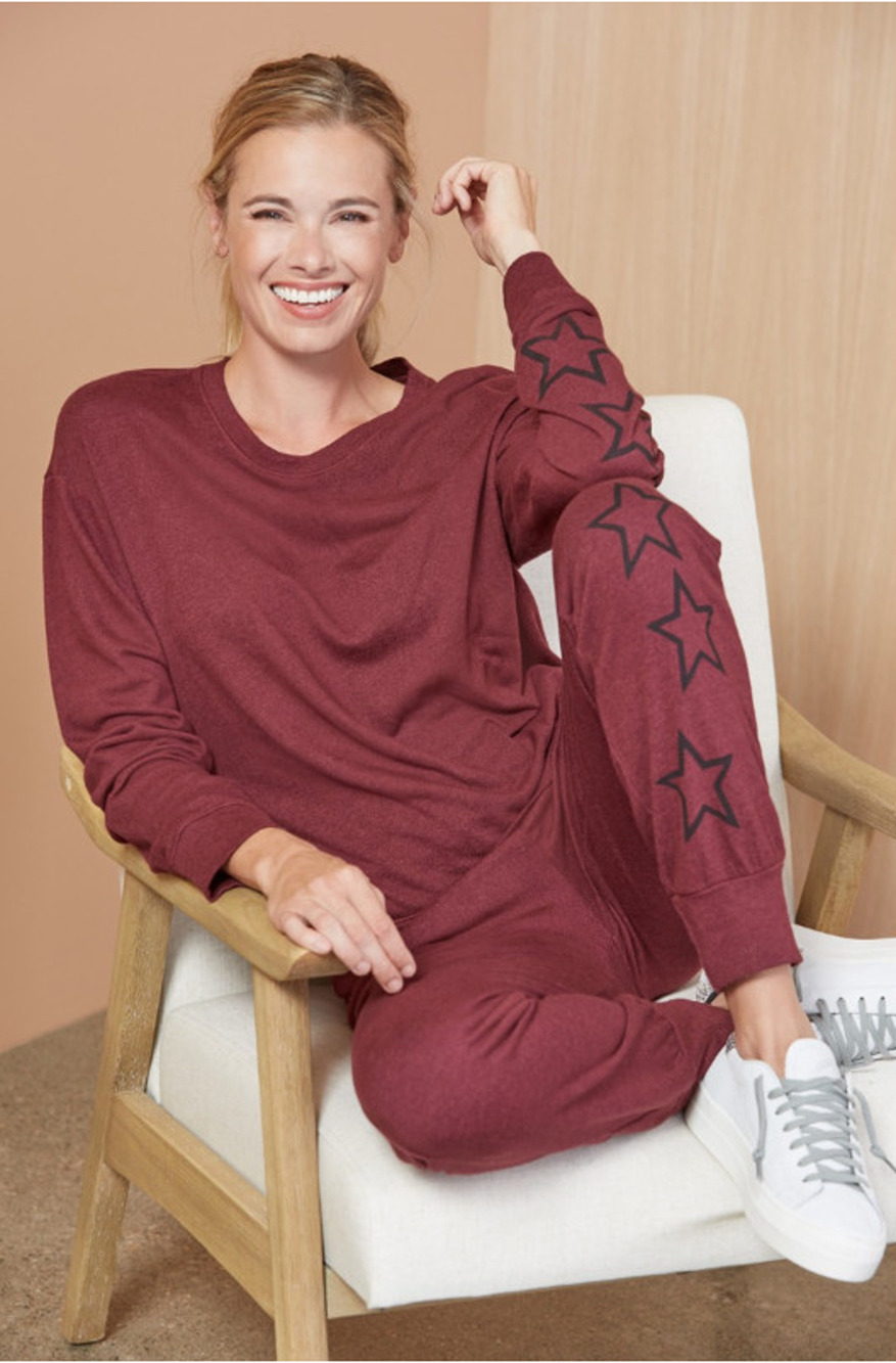 SUNDRY Evereve Varsity Star Pullover Crewneck Sweatshirt in Burgundy // M